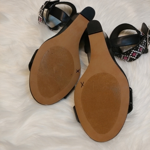 NWOT Torrid Black Wedge Stud Sandals - Picture 6 of 8